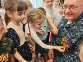Встреча дошколят с ветераном боевых действий. Встреча дошколят с ветераном боевых действий.