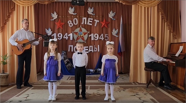 «Маленькие чудеса-2025» в номинации «Песенное творчество». «Маленькие чудеса-2025» в номинации «Песенное творчество».